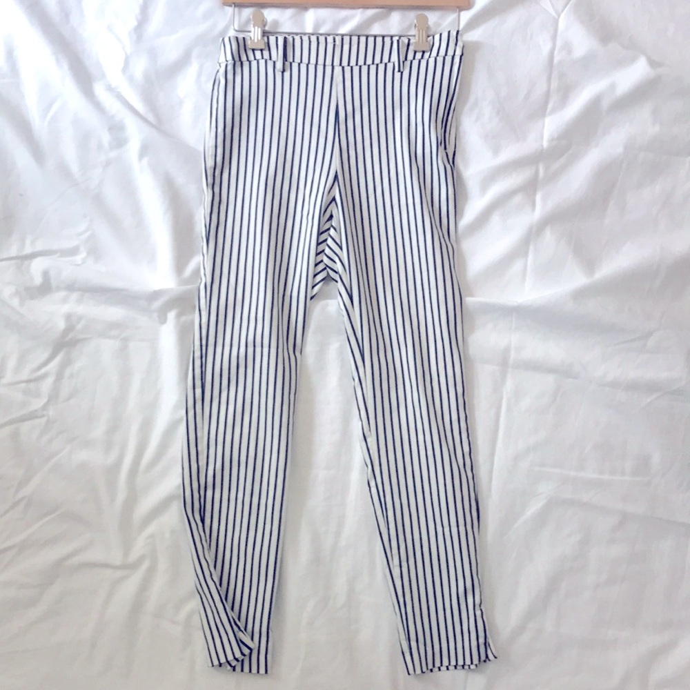 H&M size 6 blue & white pinstriped pants